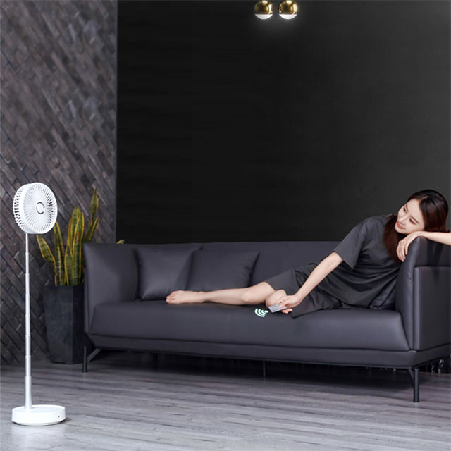  Hot Sale Online Rechargeable UBS Charging Auto Oscillating Rotation Mini Retractable Pedestal Fan   